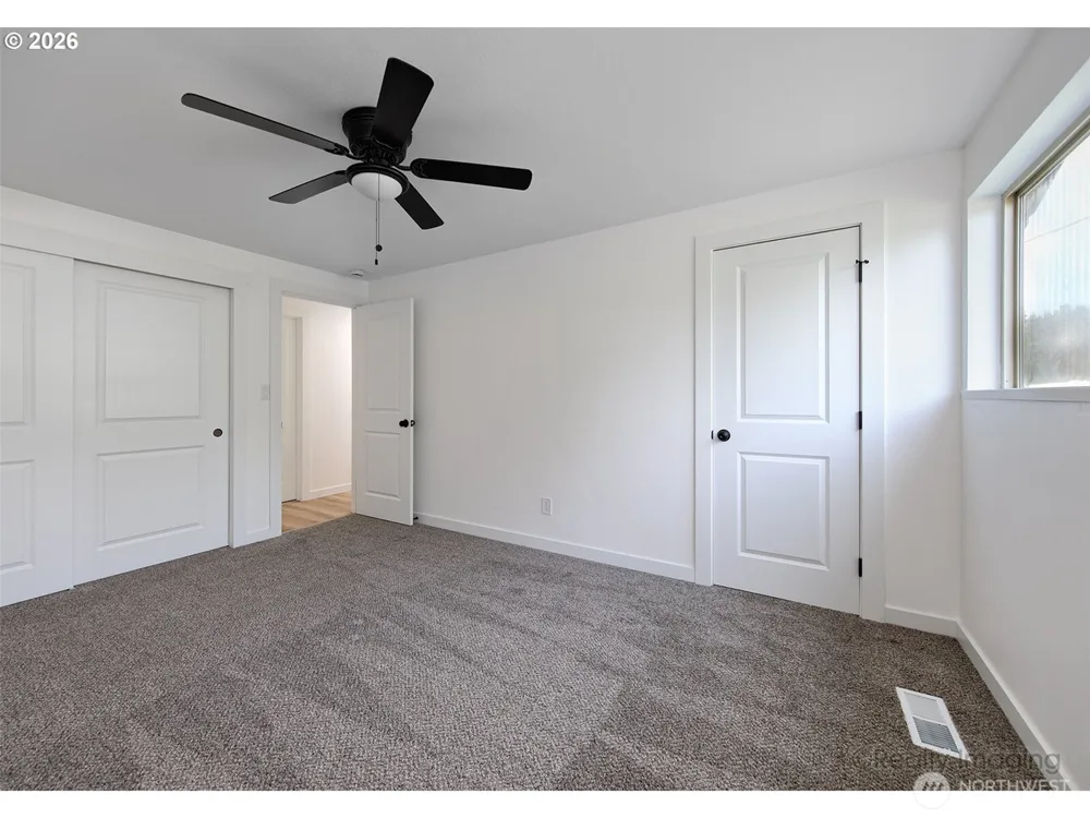 1060 Cowlitz View Court NW Castle Rock, WA 98611