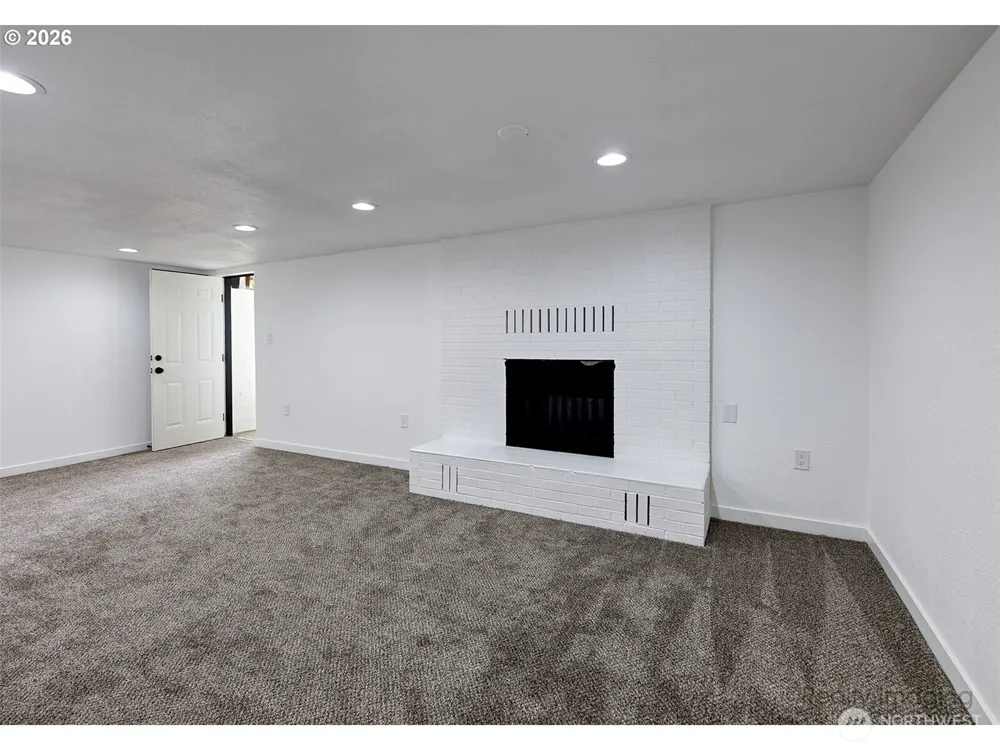 1060 Cowlitz View Court NW Castle Rock, WA 98611