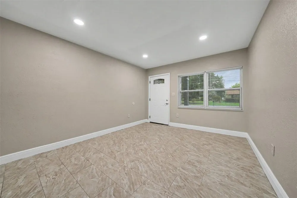 1339 E JACKSON AVENUE Mount Dora, FL 32757
