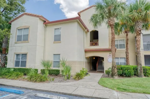 823 CAMARGO WAY #104