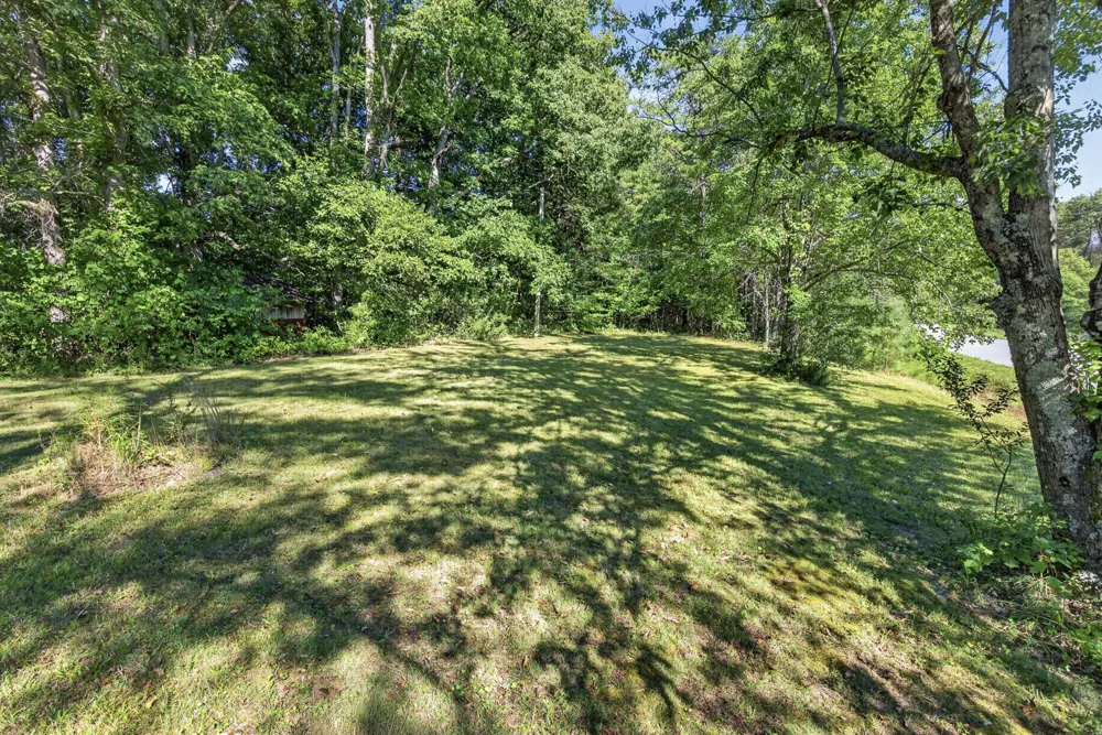 3613 Eastland Rd Sparta, TN 38583