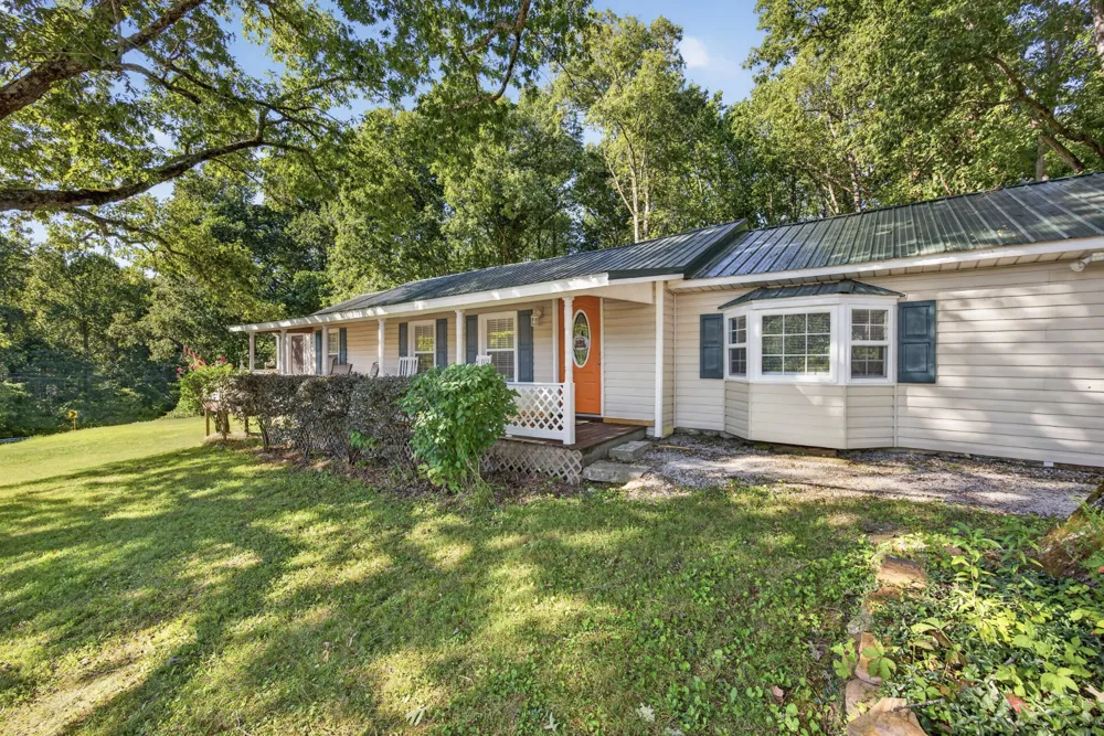 3613 Eastland Rd Sparta, TN 38583