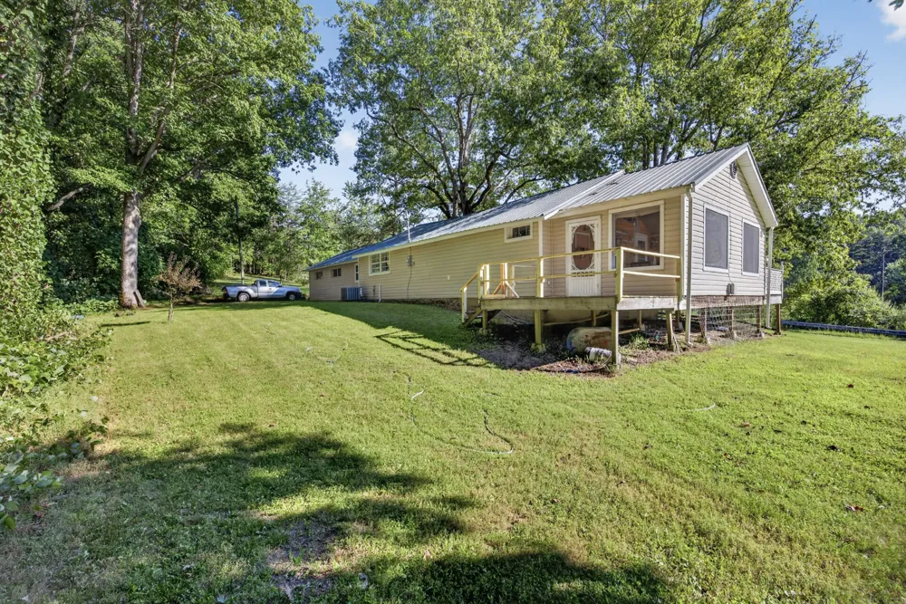3613 Eastland Rd Sparta, TN 38583