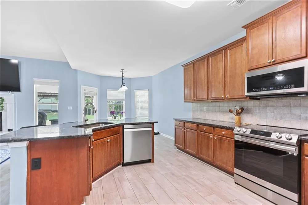 84 Blossom Lane Newnan, GA 30263