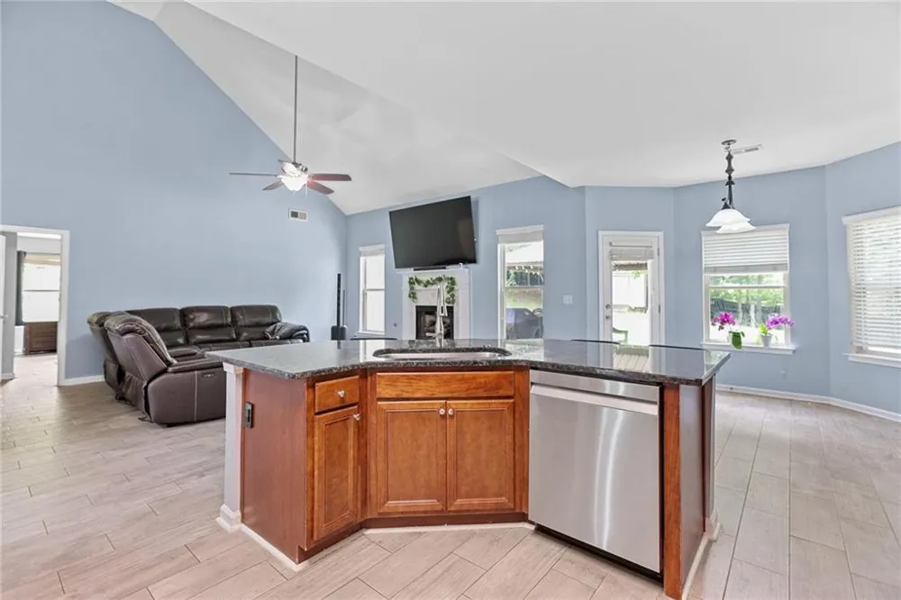 84 Blossom Lane Newnan, GA 30263