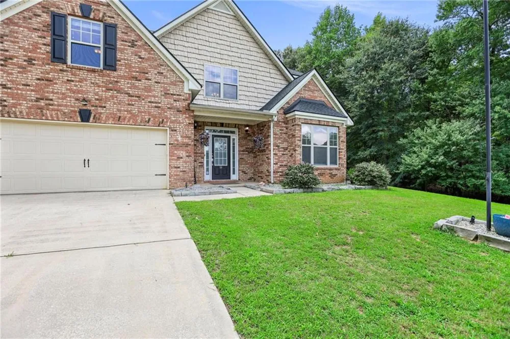 84 Blossom Lane Newnan, GA 30263