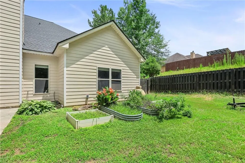 84 Blossom Lane Newnan, GA 30263