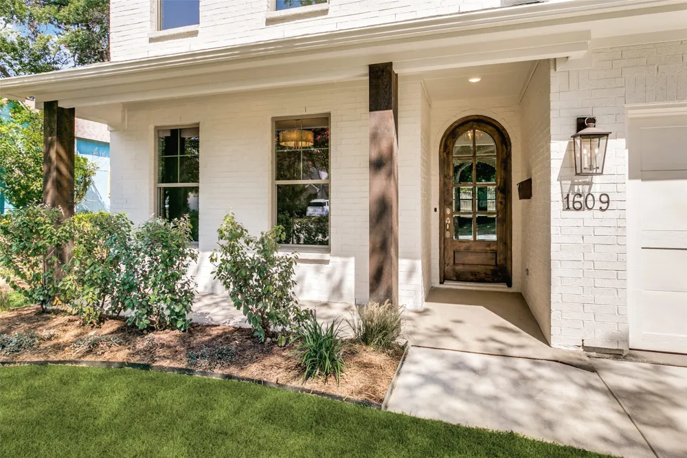 1609 Belle Place Fort Worth, TX 76107
