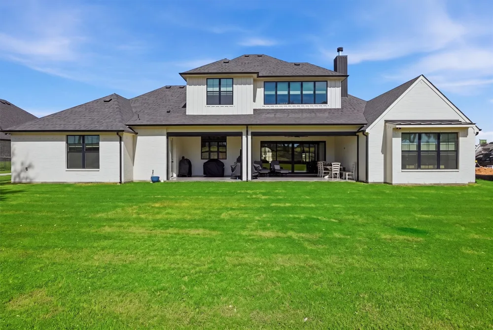 3022 Southern Rise Court Granbury, TX 76049