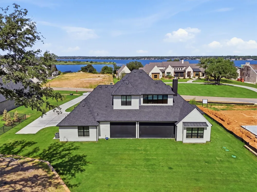 3022 Southern Rise Court Granbury, TX 76049