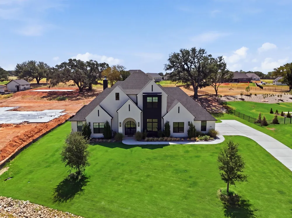 3022 Southern Rise Court Granbury, TX 76049