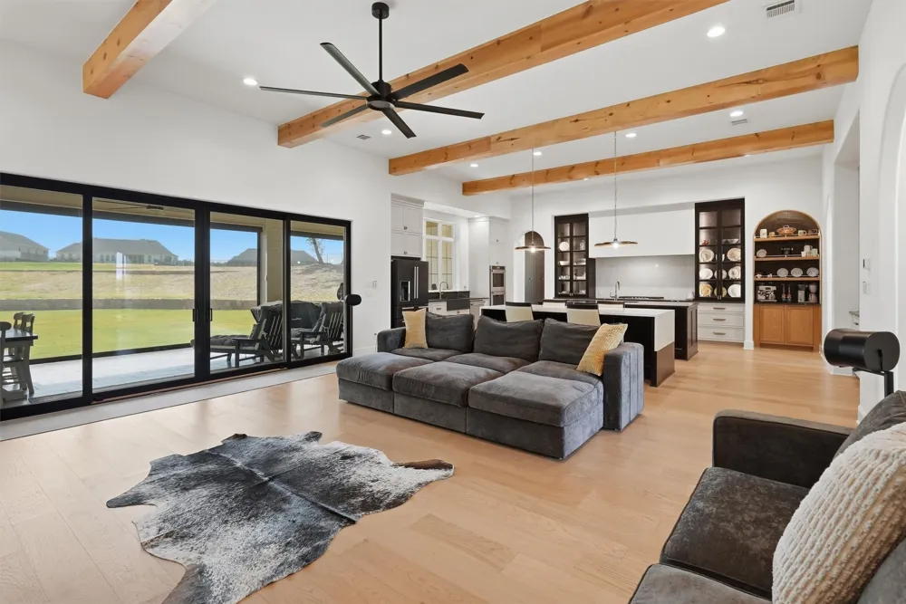 3022 Southern Rise Court Granbury, TX 76049