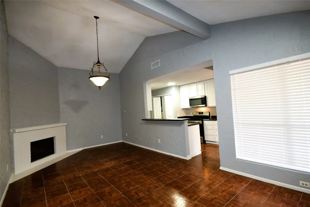 115 W Timberview Lane Arlington, TX 76014