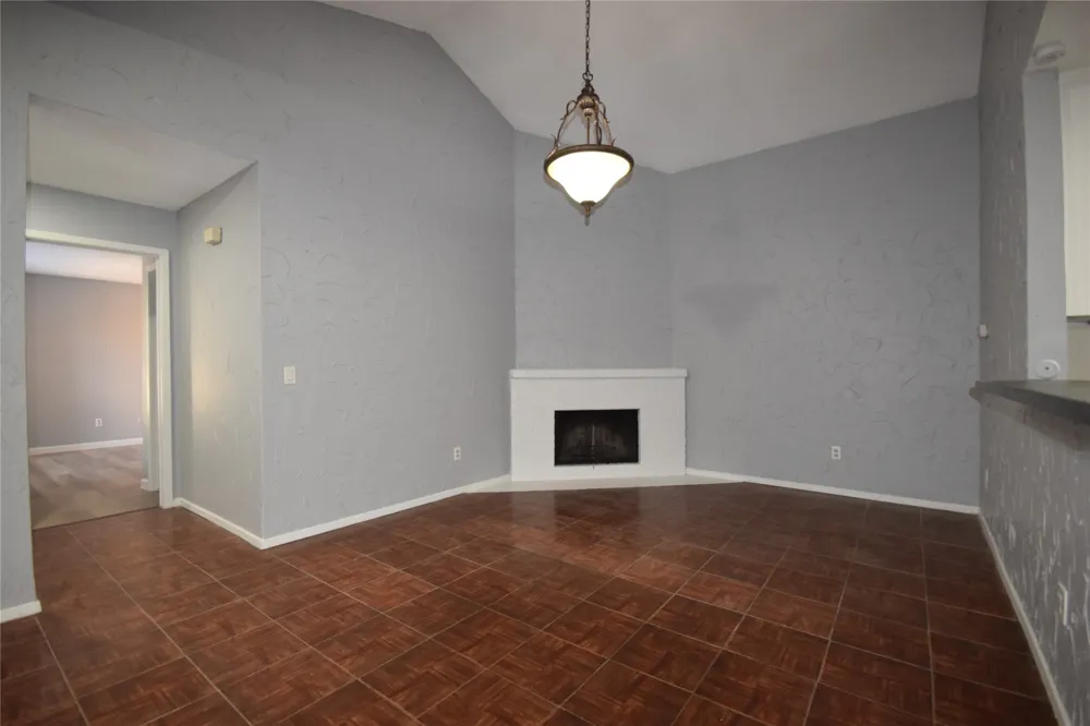 115 W Timberview Lane Arlington, TX 76014