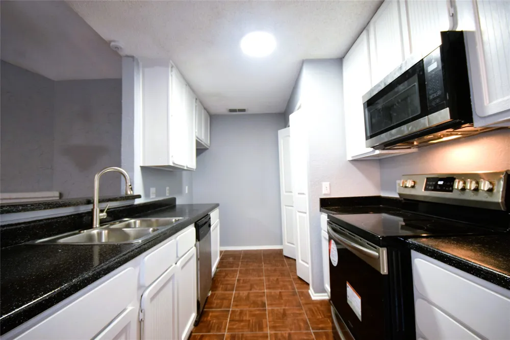 115 W Timberview Lane Arlington, TX 76014
