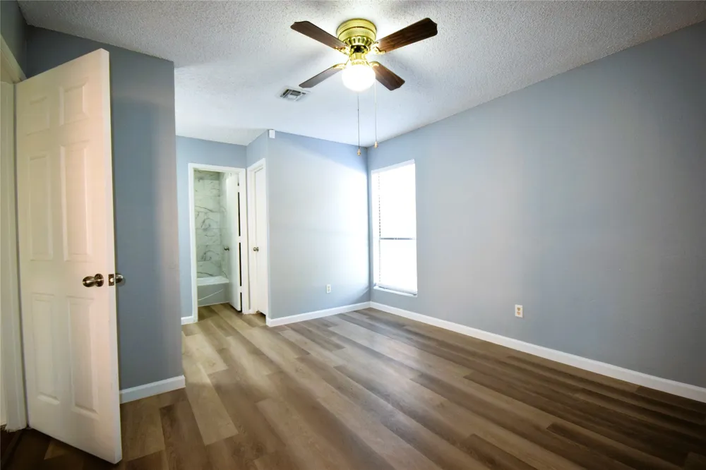 115 W Timberview Lane Arlington, TX 76014