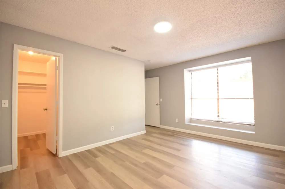 115 W Timberview Lane Arlington, TX 76014