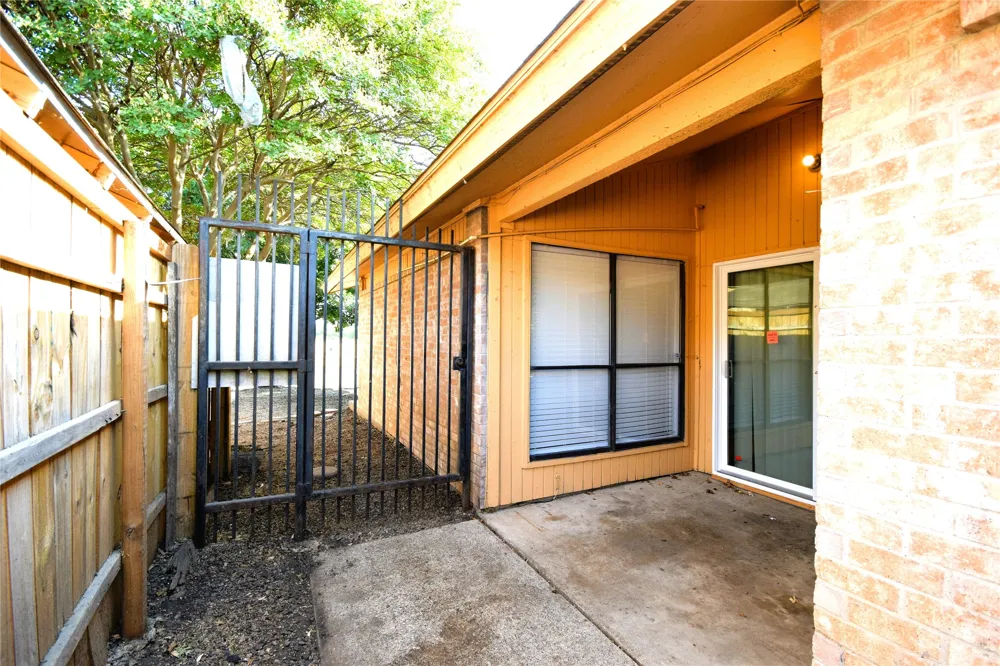 115 W Timberview Lane Arlington, TX 76014