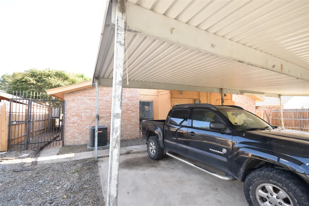 115 W Timberview Lane Arlington, TX 76014