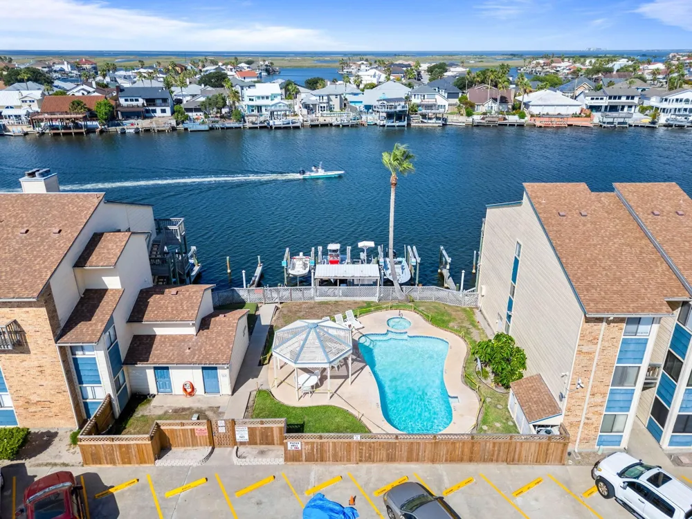 15425 Fortuna Bay Drive #204 Corpus Christi, TX 78418
