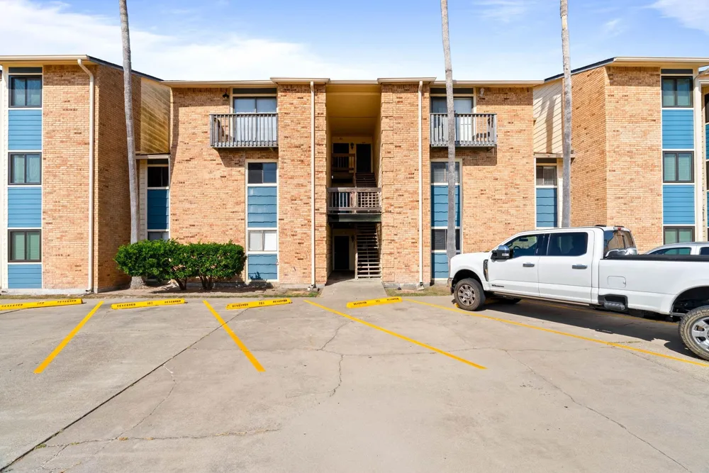 15425 Fortuna Bay Drive #204 Corpus Christi, TX 78418
