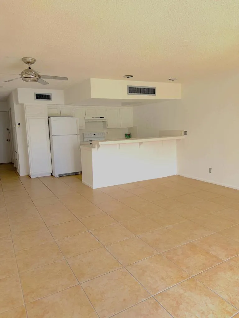 1655 E Palm Canyon Drive #307 Palm Springs, CA 92264