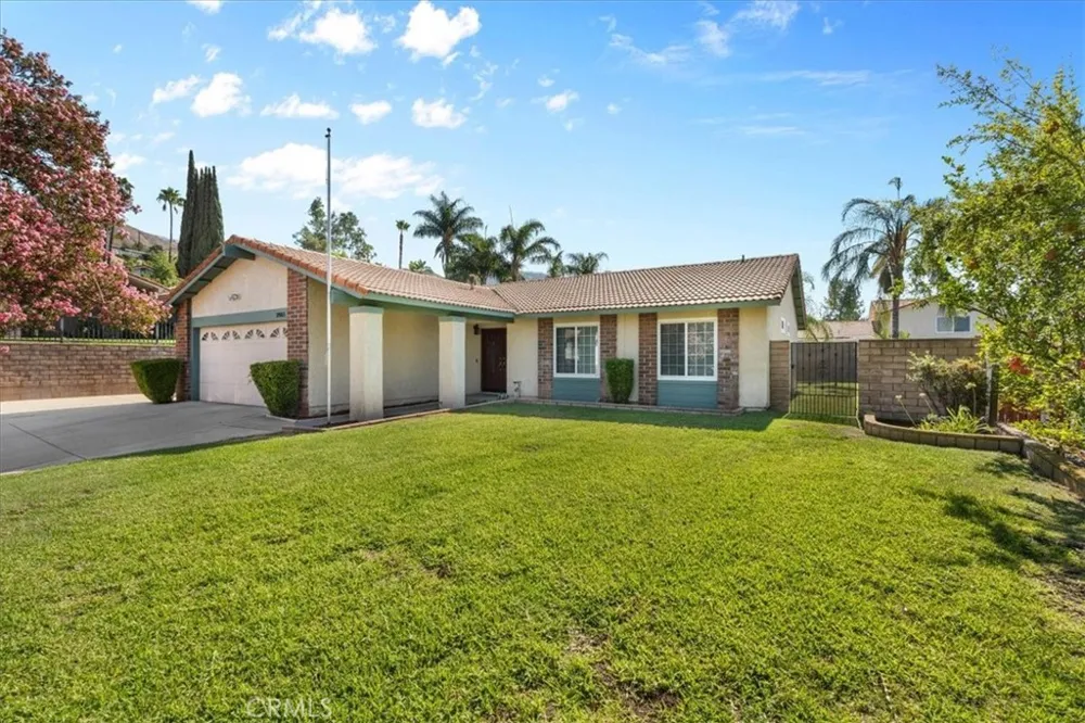 2883 Overland Court Highland, CA 92346