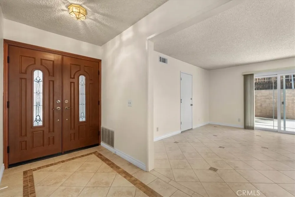 2883 Overland Court Highland, CA 92346