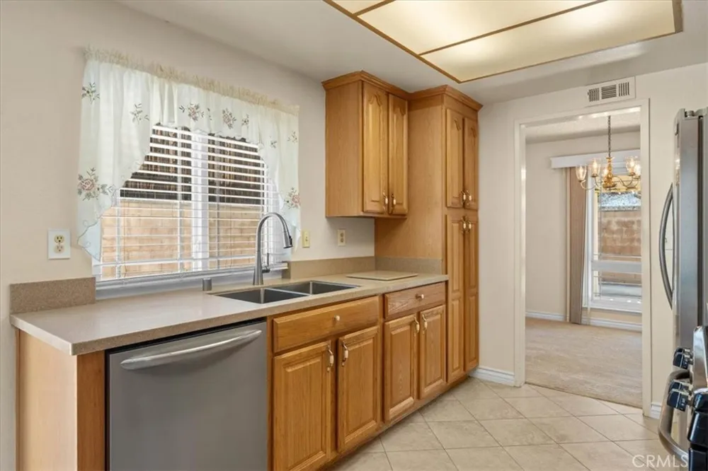 2883 Overland Court Highland, CA 92346