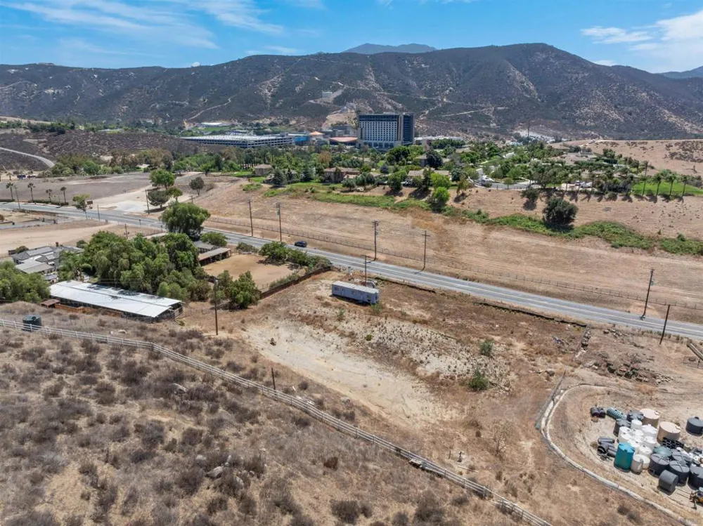 5352 Dehesa El Cajon, CA 92019