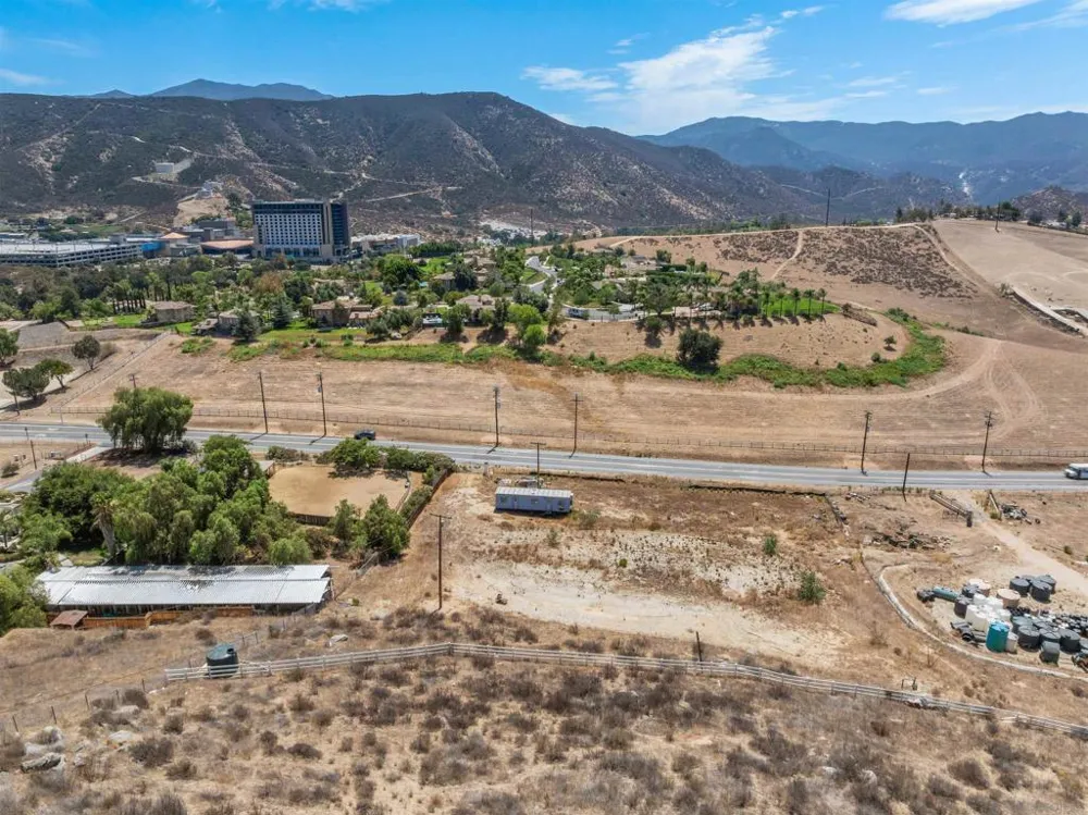 5352 Dehesa El Cajon, CA 92019