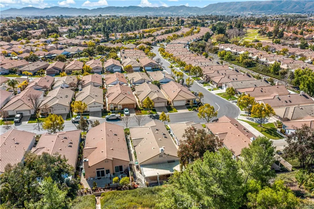 24172 Calle Artino Murrieta, CA 92562