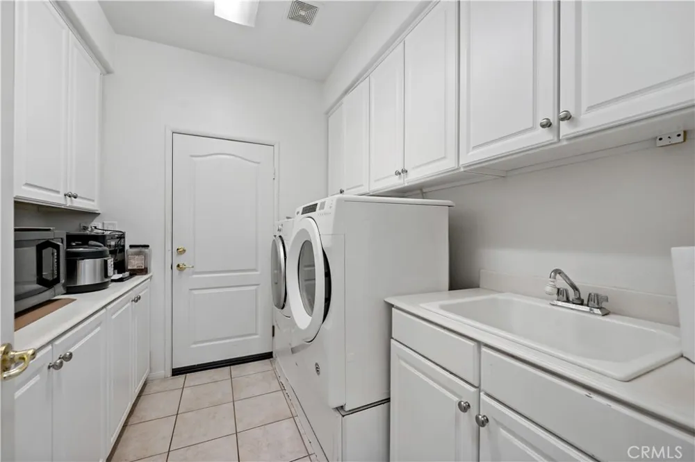 24172 Calle Artino Murrieta, CA 92562