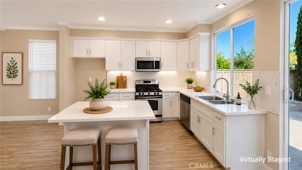 351 Jessica Corona, CA 92882