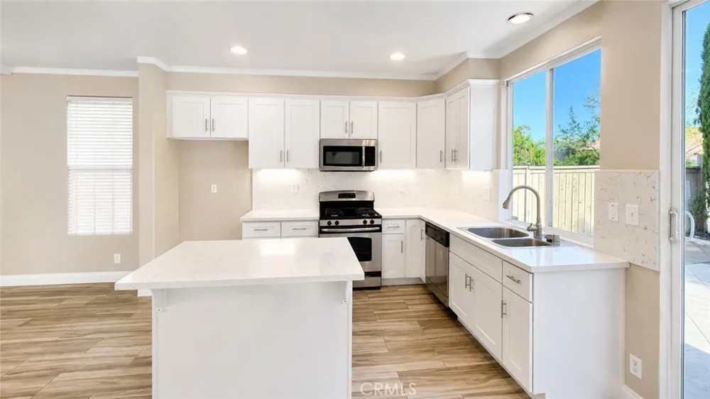 351 Jessica Corona, CA 92882