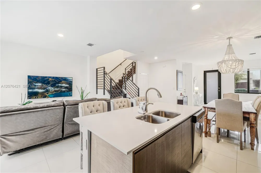 519 SW 91st Pl Miami, FL 33174