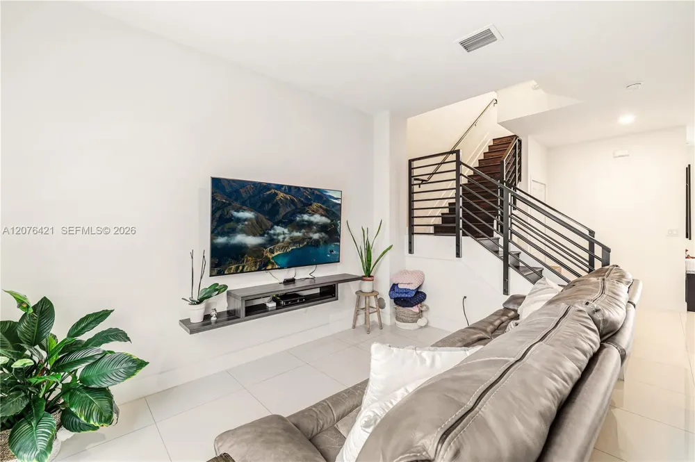 519 SW 91st Pl Miami, FL 33174