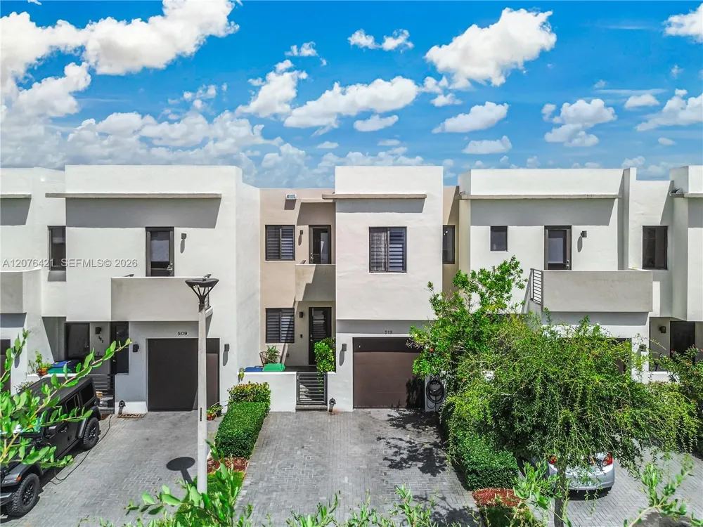 519 SW 91st Pl Miami, FL 33174