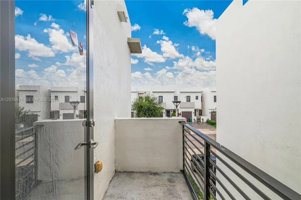 519 SW 91st Pl Miami, FL 33174