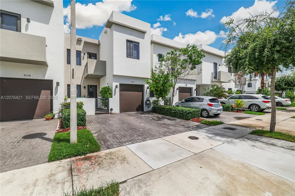 519 SW 91st Pl Miami, FL 33174