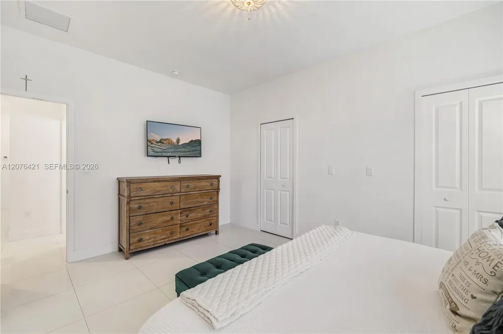 519 SW 91st Pl Miami, FL 33174