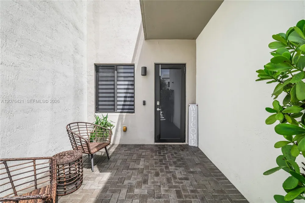 519 SW 91st Pl Miami, FL 33174