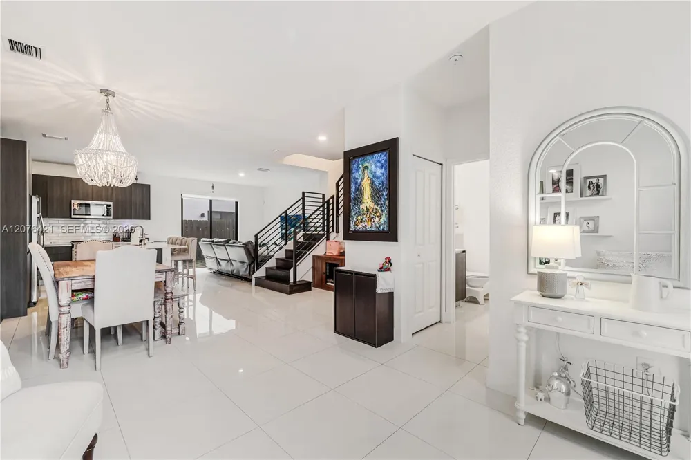 519 SW 91st Pl Miami, FL 33174