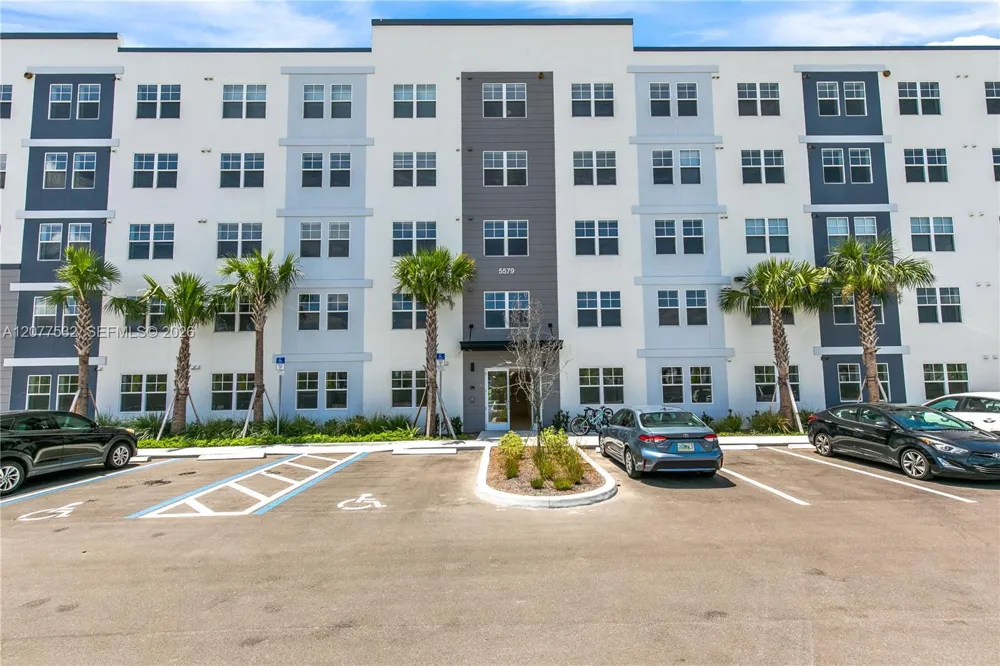 5579 Millenia Park #121 Orlando, FL 32839