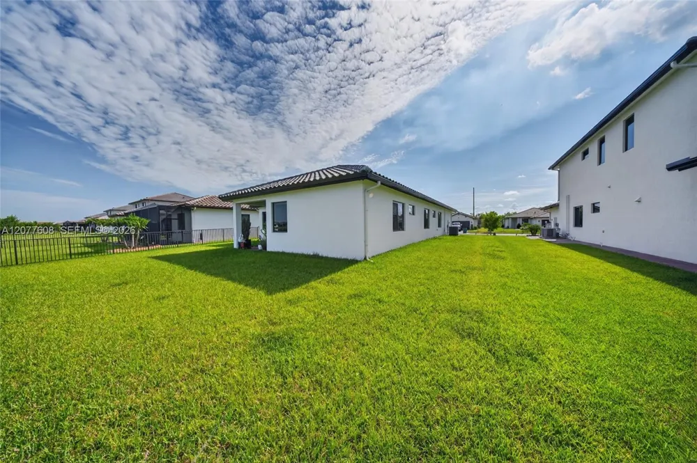 5043 ofanto Ave Maria, FL 34142