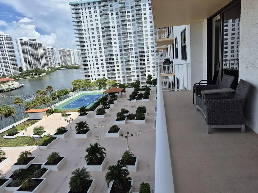 290 174th St #903 Sunny Isles Beach, FL 33160