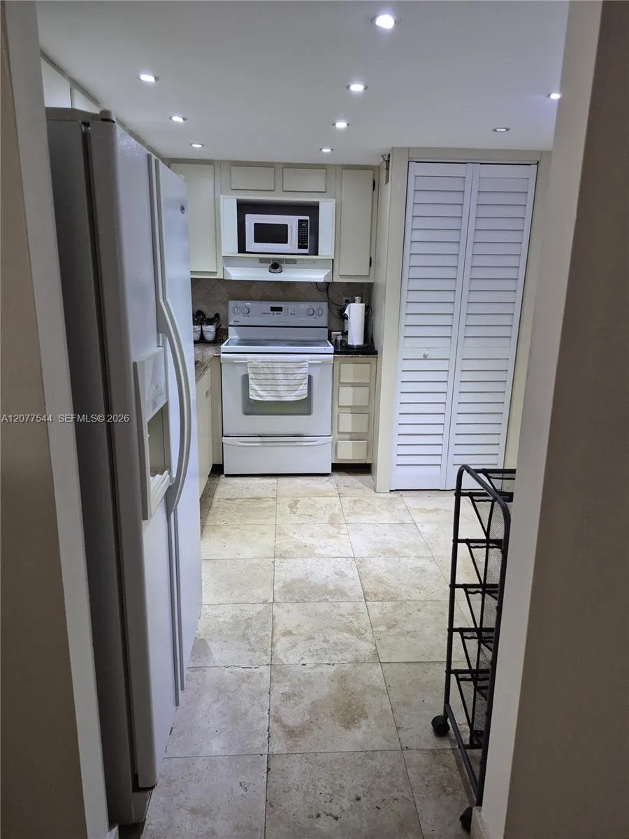290 174th St #903 Sunny Isles Beach, FL 33160