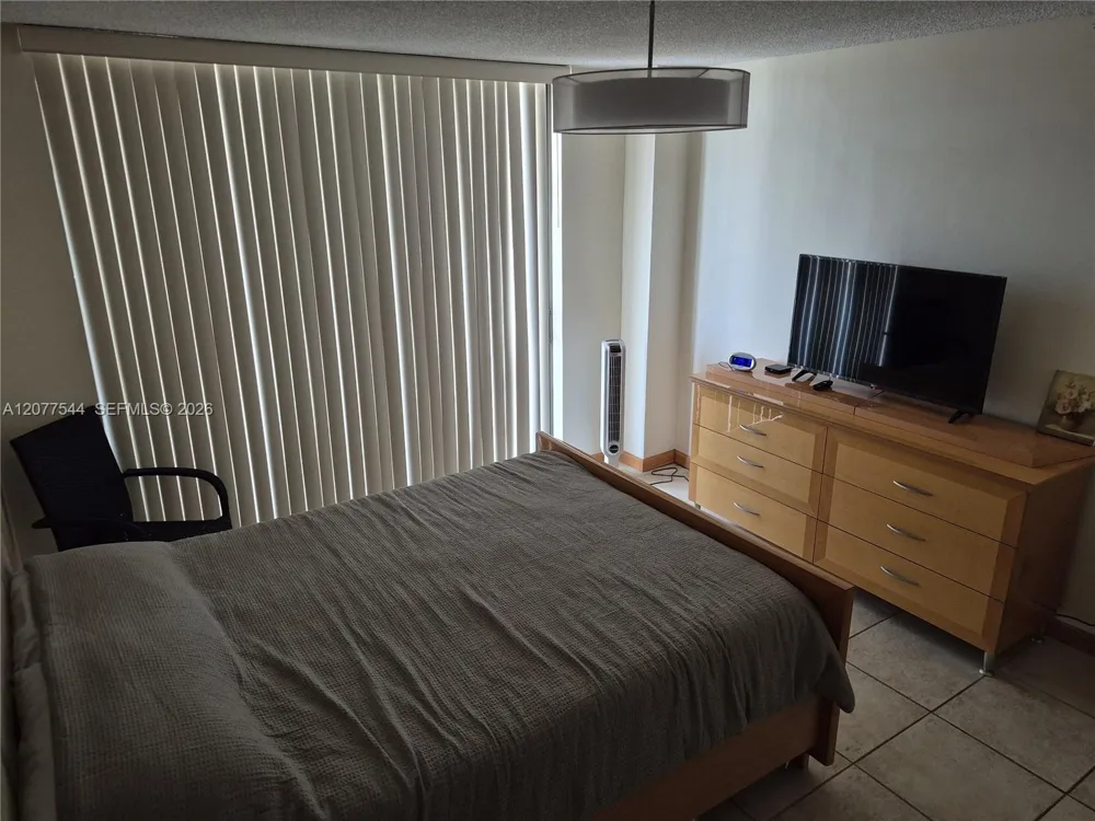 290 174th St #903 Sunny Isles Beach, FL 33160