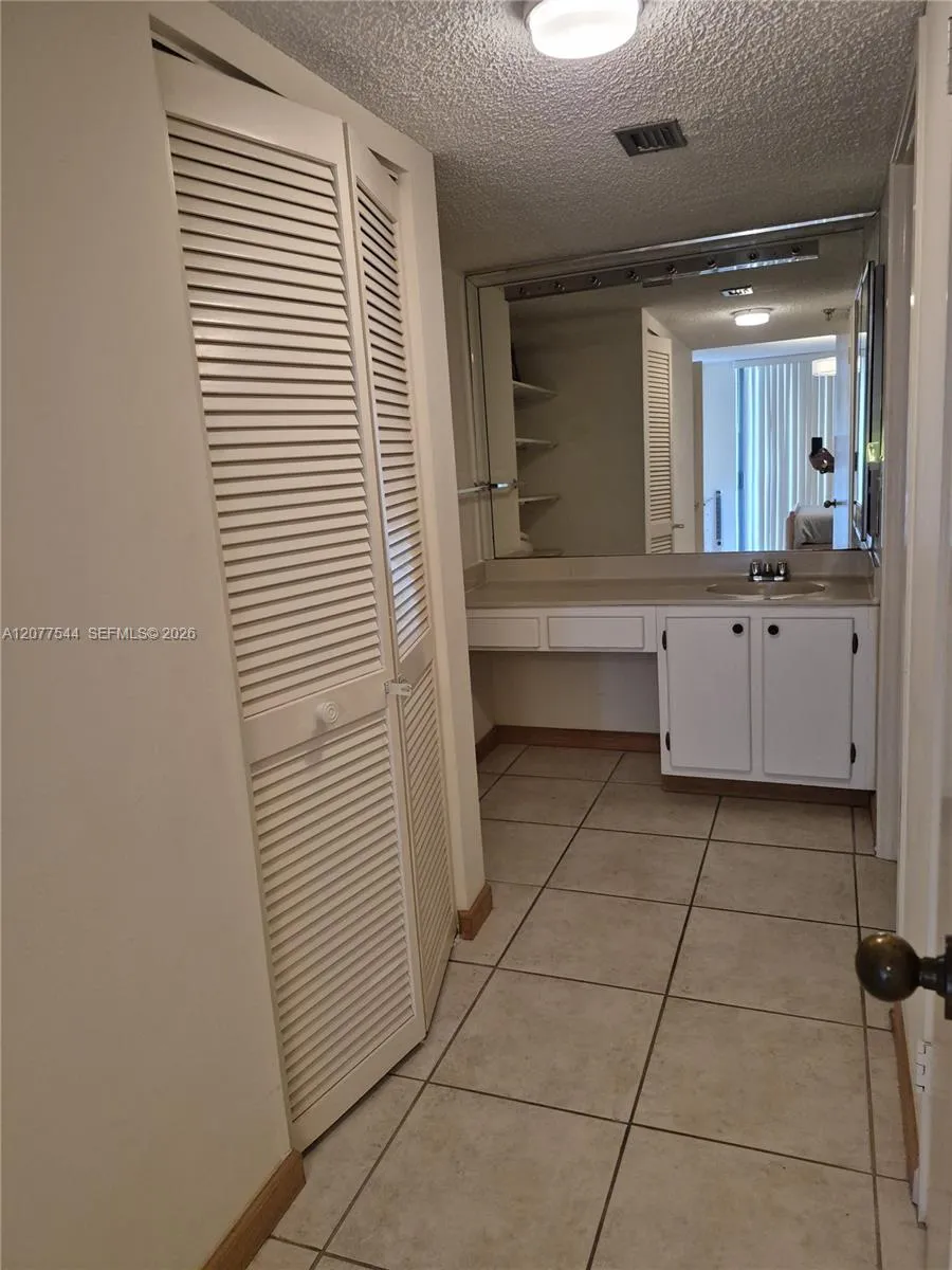 290 174th St #903 Sunny Isles Beach, FL 33160