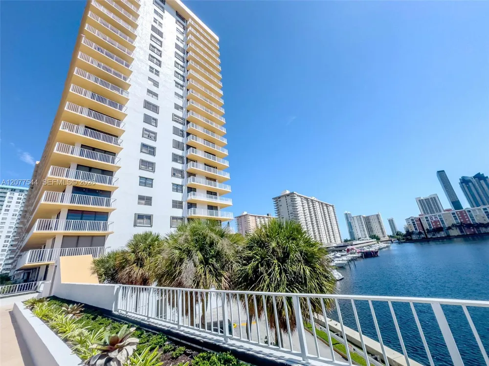 290 174th St #903 Sunny Isles Beach, FL 33160